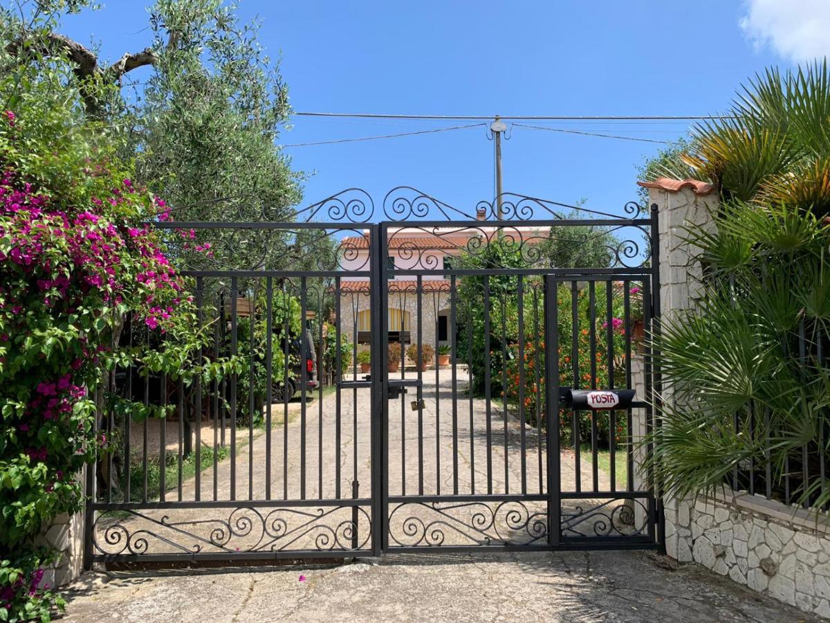 Villa Monica Appartamenti Vieste Exterior foto